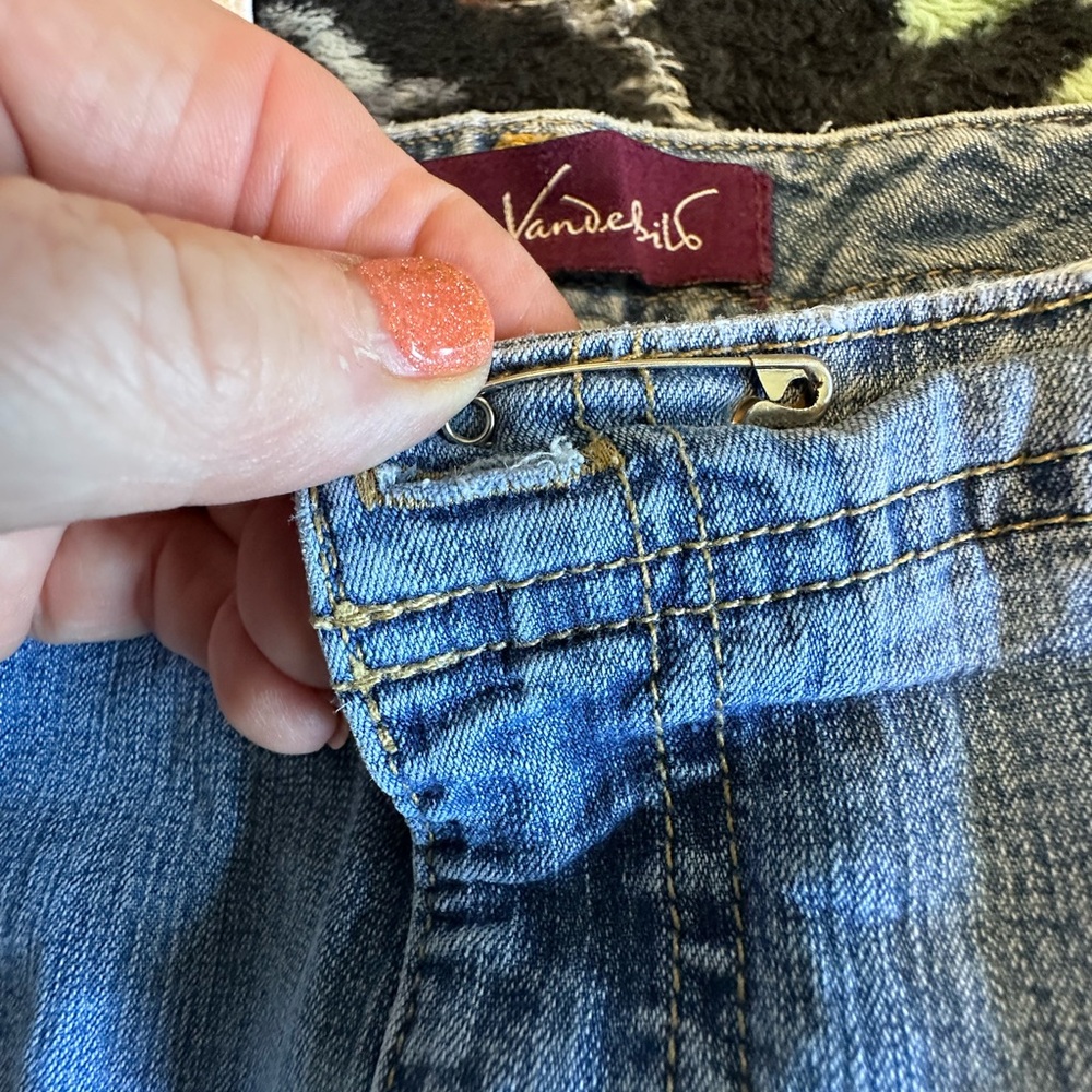 🌸 Gloria Vanderbilt 16W Cropped Jeans Floral Embroidered Capri Blue - Picture 6 of 9